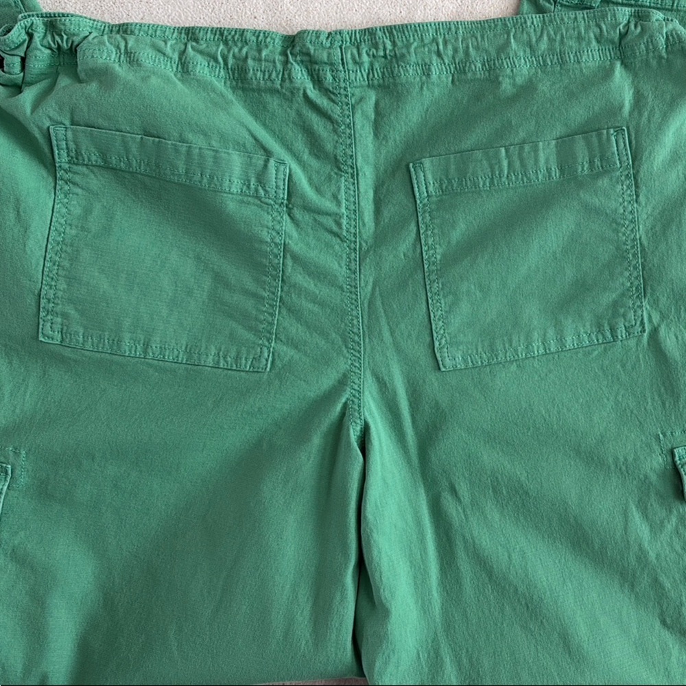 SO Green Cargo Straight Leg w/elastics at waist & ankle, 8 pckts -Lg - Picture 4 of 9
